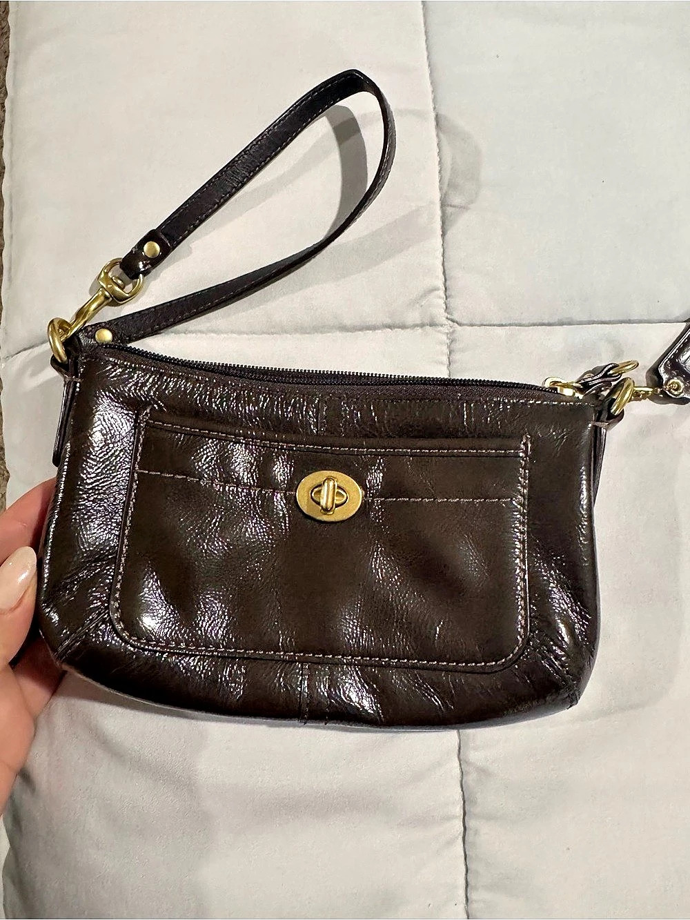 Coach Poppy Patent Leather Swingpack Turnlock Wristlet Brown Crossbody Bag